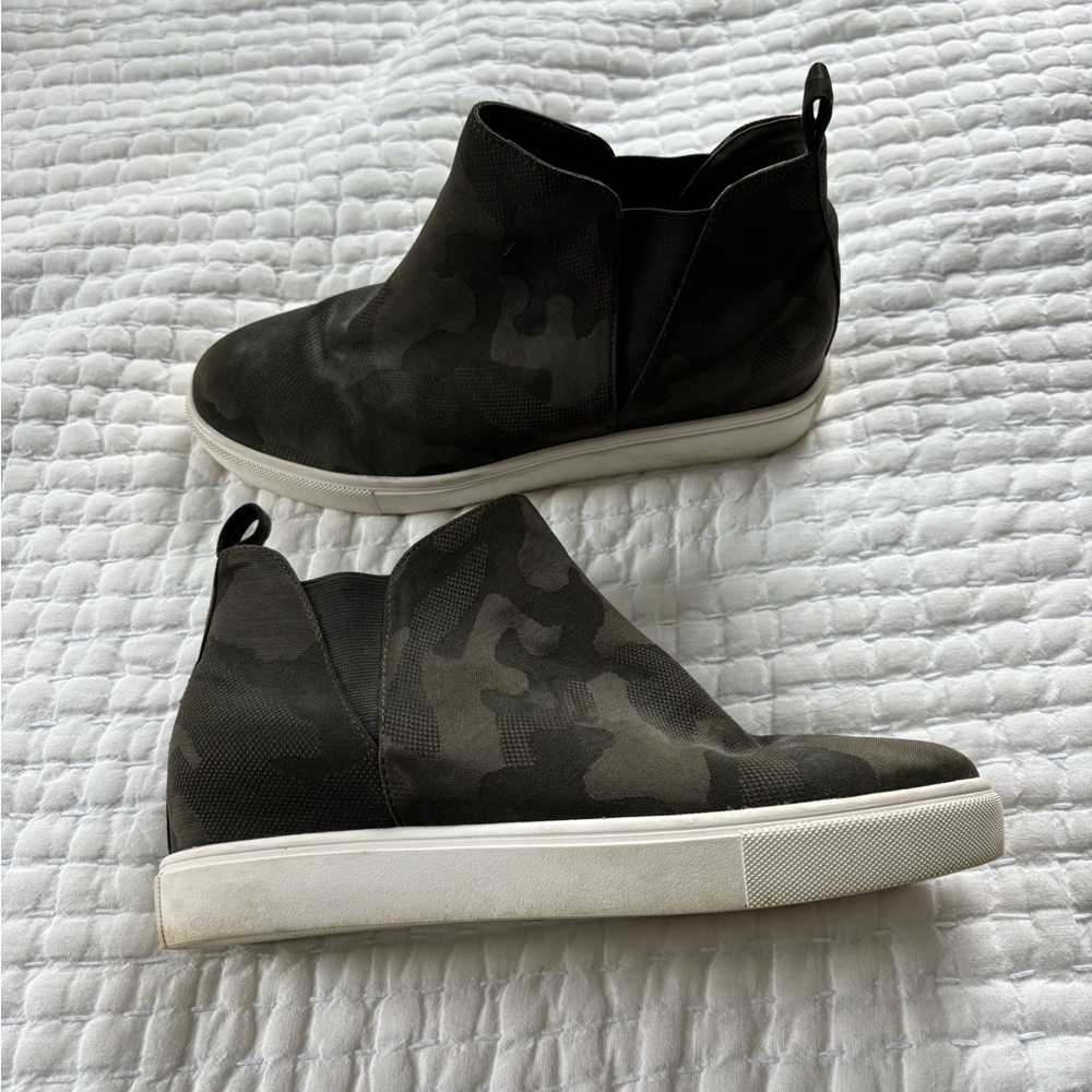 Steve Madden Black Camouflage Ankle Booties